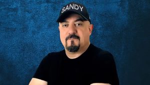 اهنگ سی دخت هاجرو خودمه تو گل میپلکونم